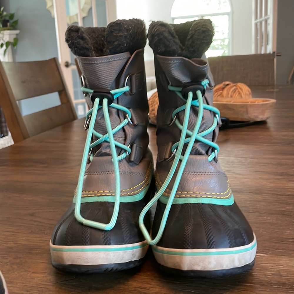 Sorel Yoot Pac Nylon Snow Boot Winter Gray Kids 4